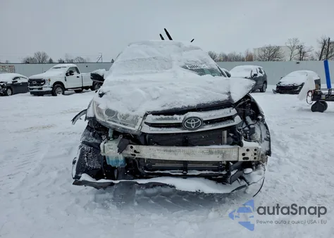 2018 Toyota Highlander Se z USA, uszkodzony, nr VIN 5TDJZRFH9JS542367